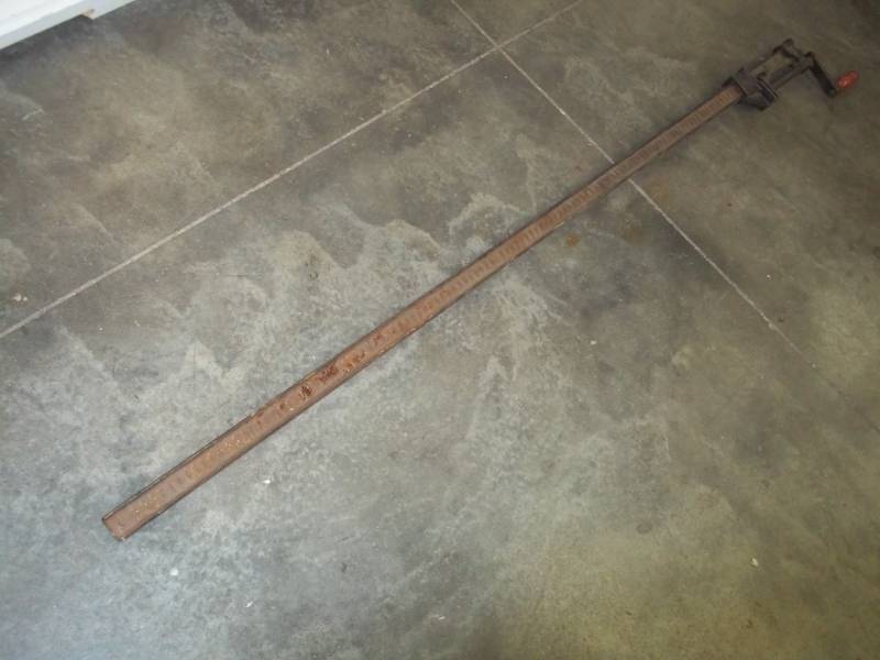 lot 51 image: 66 bar clamp