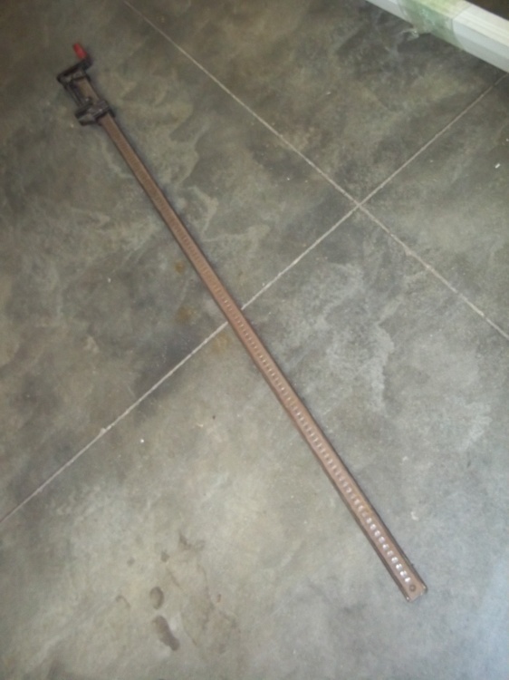 lot 52 image: 66 bar clamp