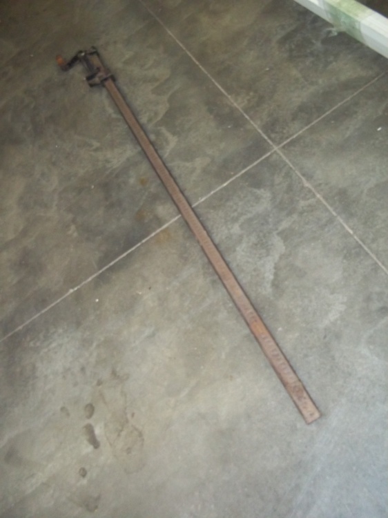 lot 53 image: 66 bar clamp