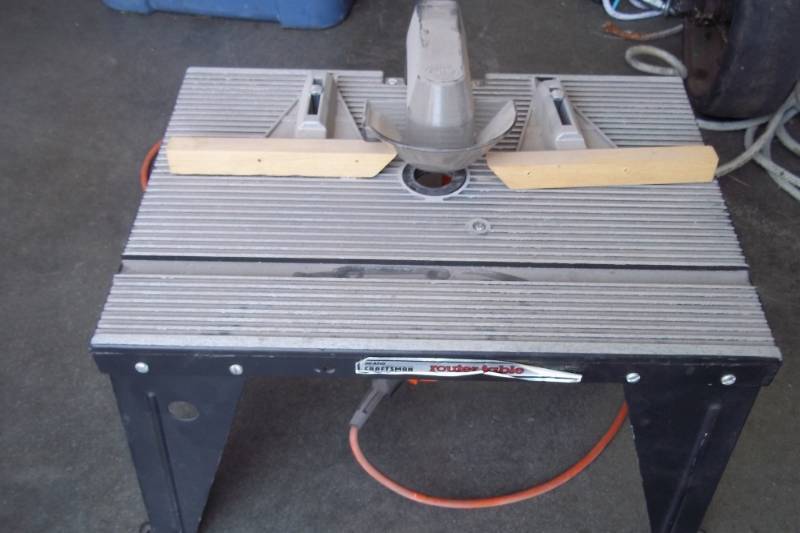 lot 71 image: Router Table with Router