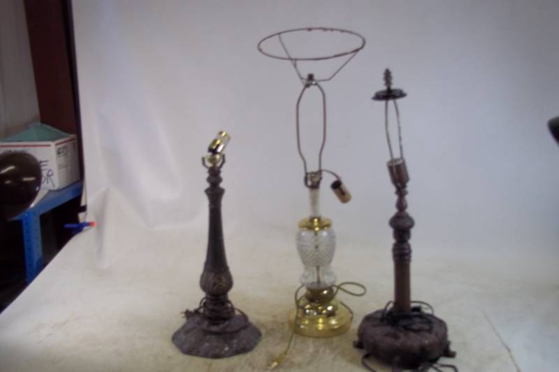 lot 78 image: Lot of 3 Lamps