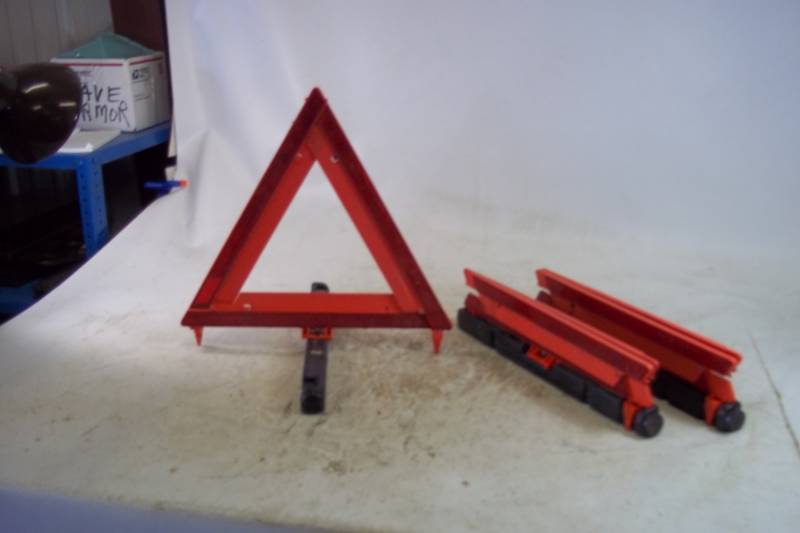 lot 79 image: Set of 3 Collapsible Roadside Emergency Markers