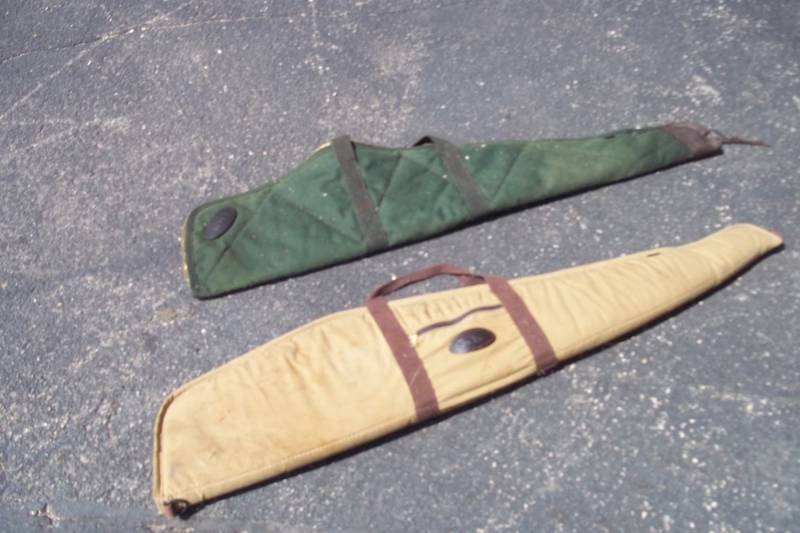 lot 92 image: 2 Boyt Medium RifleShotgun Cases