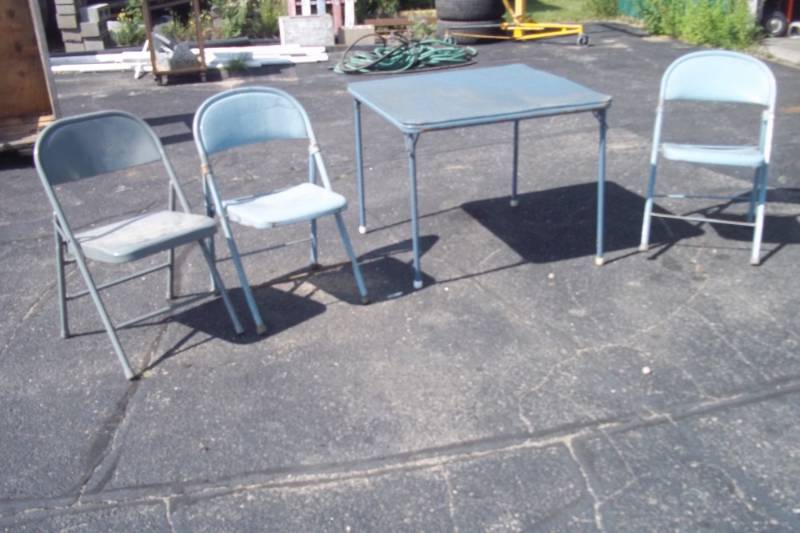 lot 99 image: Folding Table with 3 Metal Folding Chairs