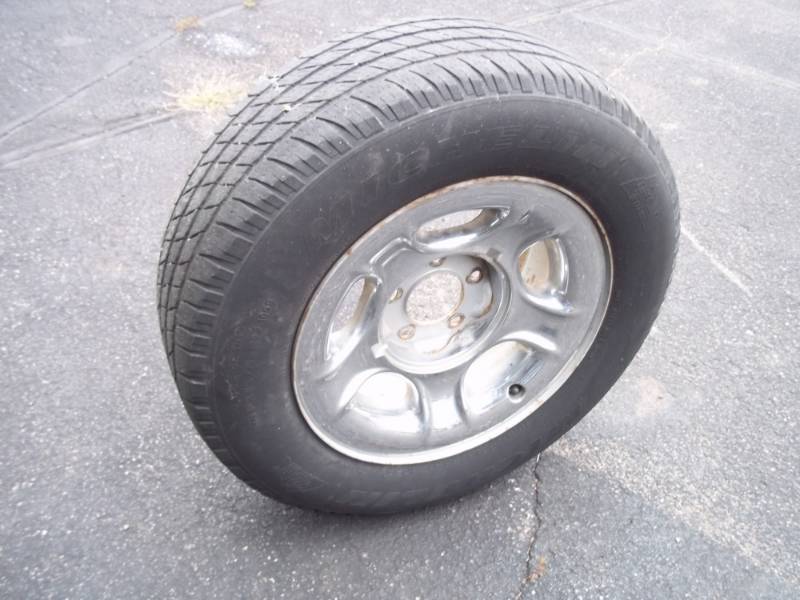 lot 117 image: Michelin Tire & Wheel. Size P24565R17