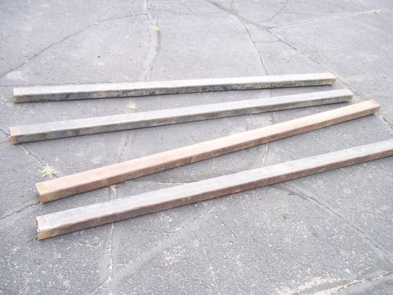 lot 118 image: 4 Heavy Duty Steel Tubing