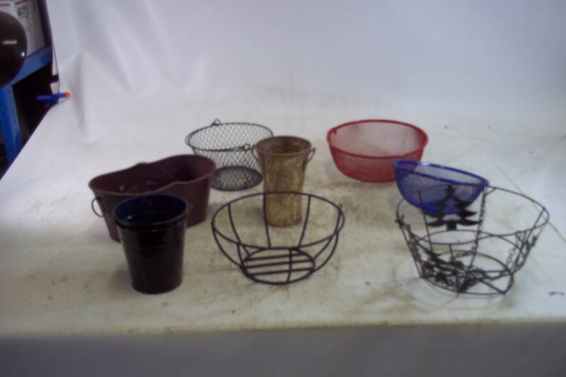 lot 128 image: Assorted Wire Plant Baskets & Metal Plant Tins