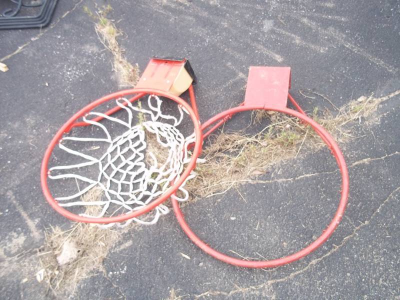lot 141 image: 2 Basketball Hoops
