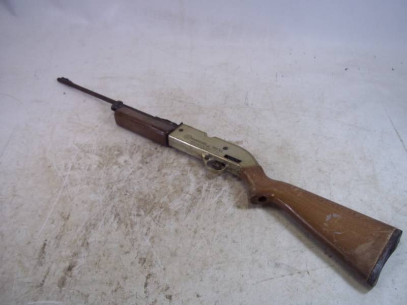 lot 152 image: Vintage Crossman Pellet Gun. Model 761 XL