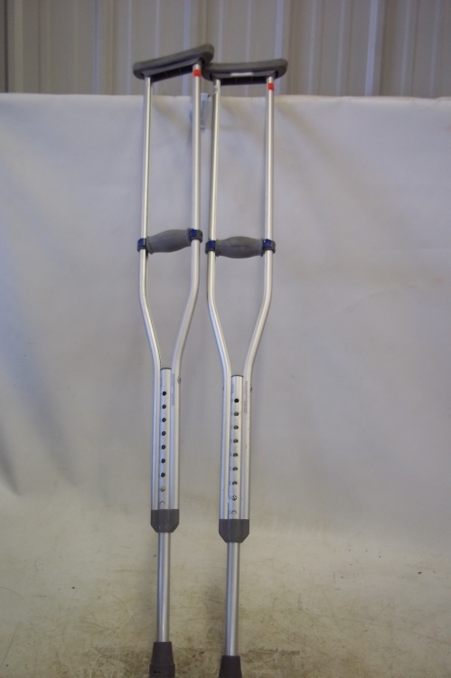 lot 158 image: Pair of Aluminum Crutches