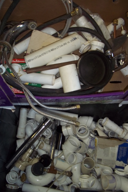 lot 171 image: PVC Connectors, Plumbing Supplies, Faucet