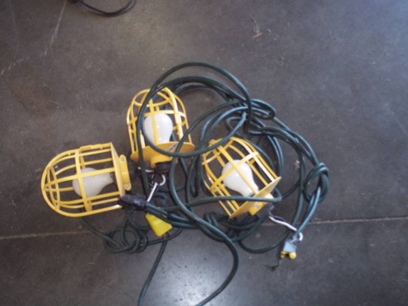 lot 185 image: Temporary Light Set