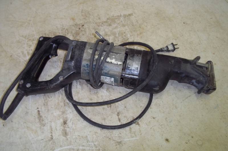 lot 195 image: Porter Cable Cut Off Saw.