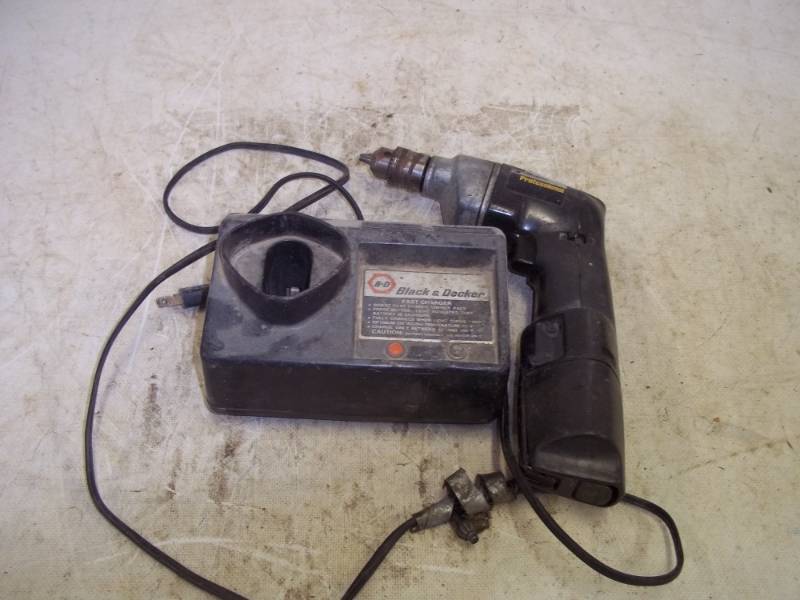 lot 200 image: Black & Decker Cordless Drill