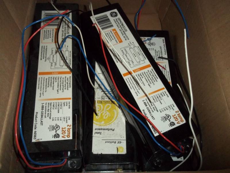 lot 204 image: Fluorescent Light Ballast
