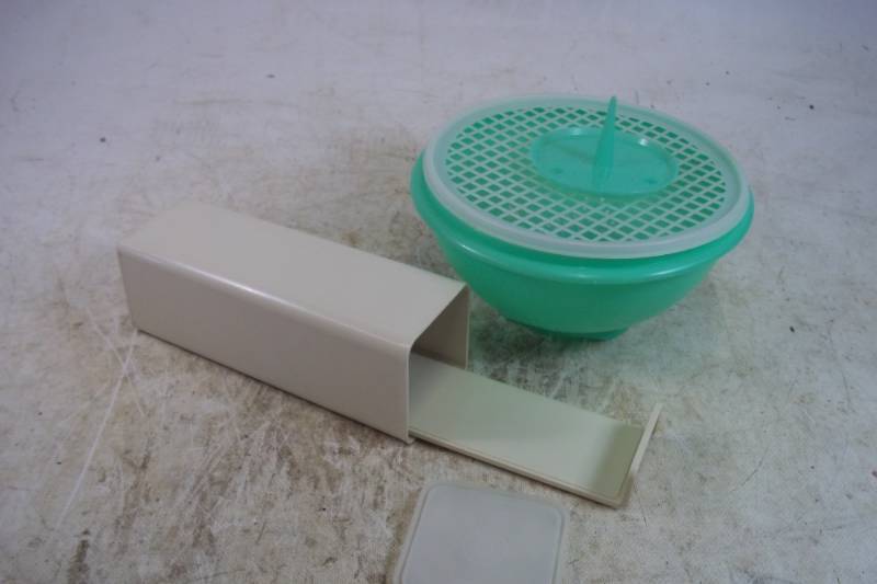 lot 207 image: Tupperware Lettuce & Cheese Containers