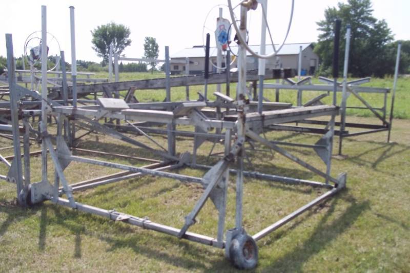 lot 225 image: Hewitt 1296 Aluminum Cantilever Boat Lift Boat Lift