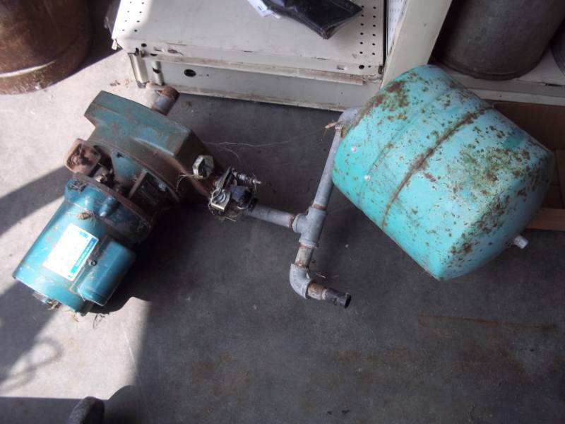 lot 229 image: Water Pump