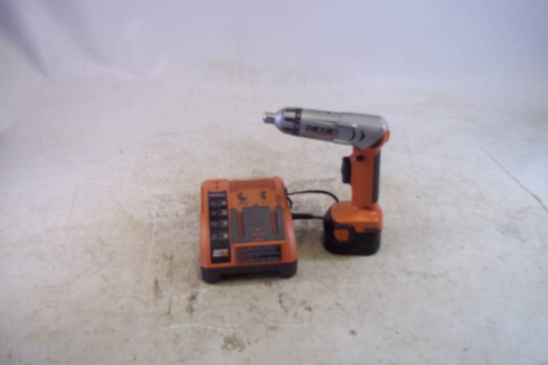 lot 239 image: Rigid 9.6V Cordless Drill with Charger. Tested & Works.