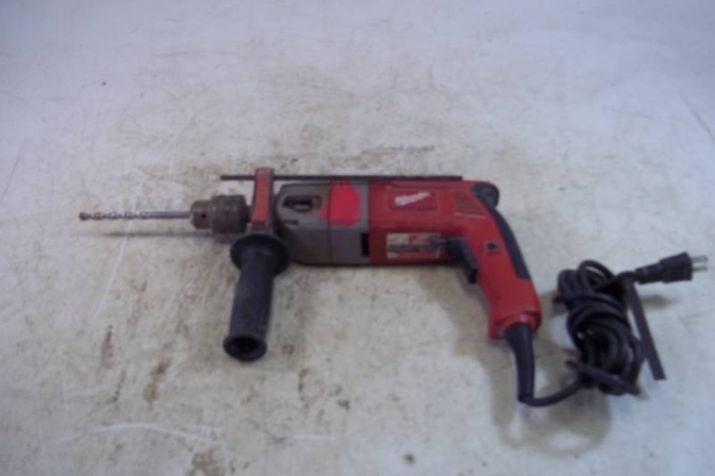 lot 240 image: Milwaukee Drill. Tested & Works.