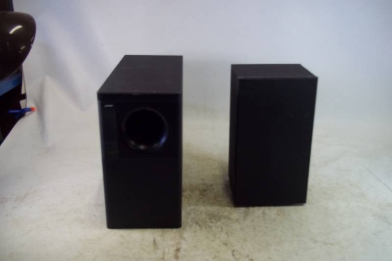 lot 244 image: Bose Sub-Woofer & Speaker. No Cords or Wires.