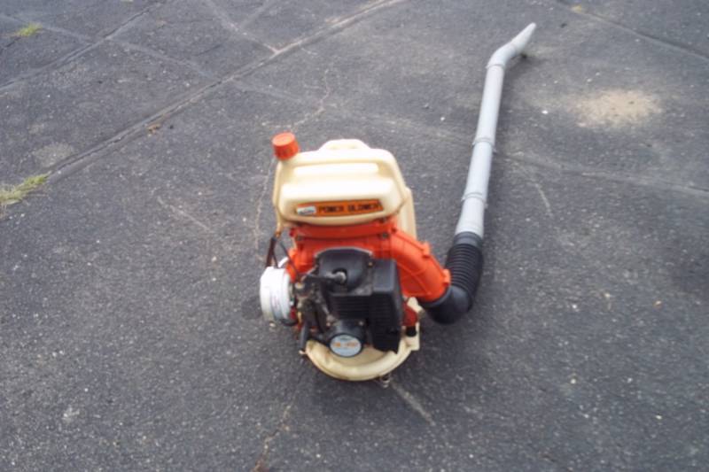 lot 250 image: Tanaka Gas Powered Back Pack Style Power Blower