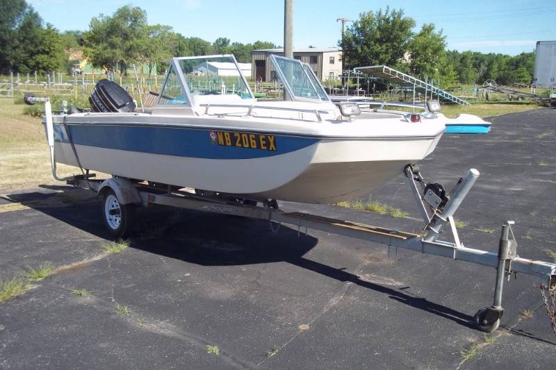 lot 9 image: 1973 Strahm Boat with Trailer and 65 HP Mercury Motor