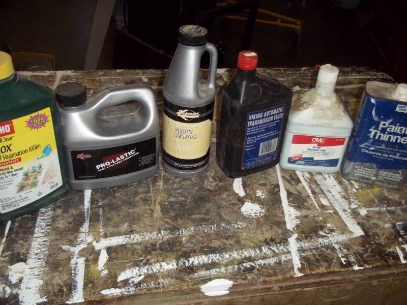 lot 275 image: Assorted items, Oil, Paint Thinner