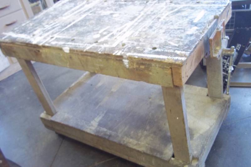 lot 278 image: Carpenters Work Bench on Wheels with Vice