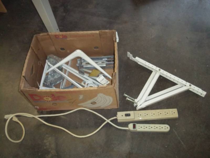 lot 289 image: Lot of Shelf Brackets & 2 Power Strips