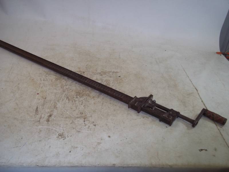 lot 292 image: 40 Bar Clamp