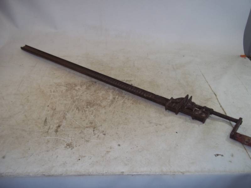 lot 295 image: 40 Bar Clamp
