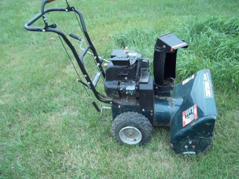 lot 306 image: 26 Craftsman Snow Blower