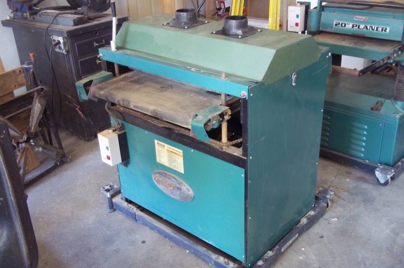 lot 18 image: Grizzly Drum Sander.