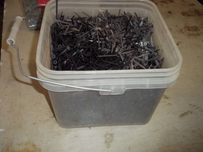 lot 341 image: 1 12 Sheetrock Screws