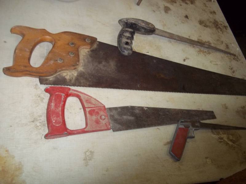 lot 342 image: 4 Hand Saws