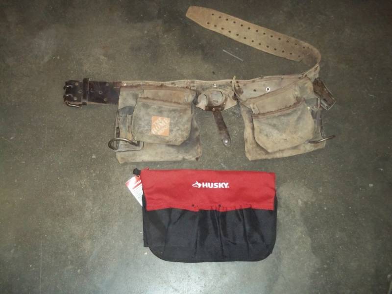 lot 354 image: Tool Belt and Tool Holder for 2 Gallon Bucket