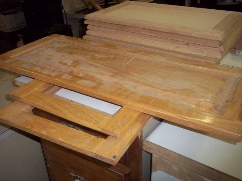 lot 358 image: Cabinet Doors & Frames