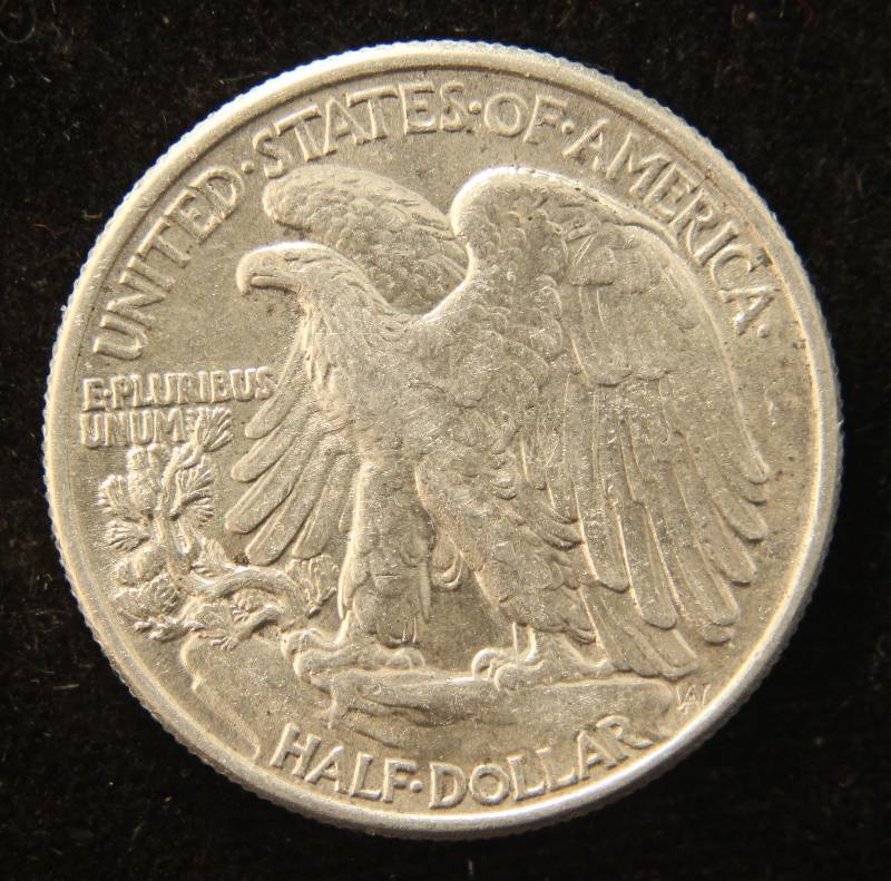 1946 WALKING LIBERTY SILVER HALF DOLLAR