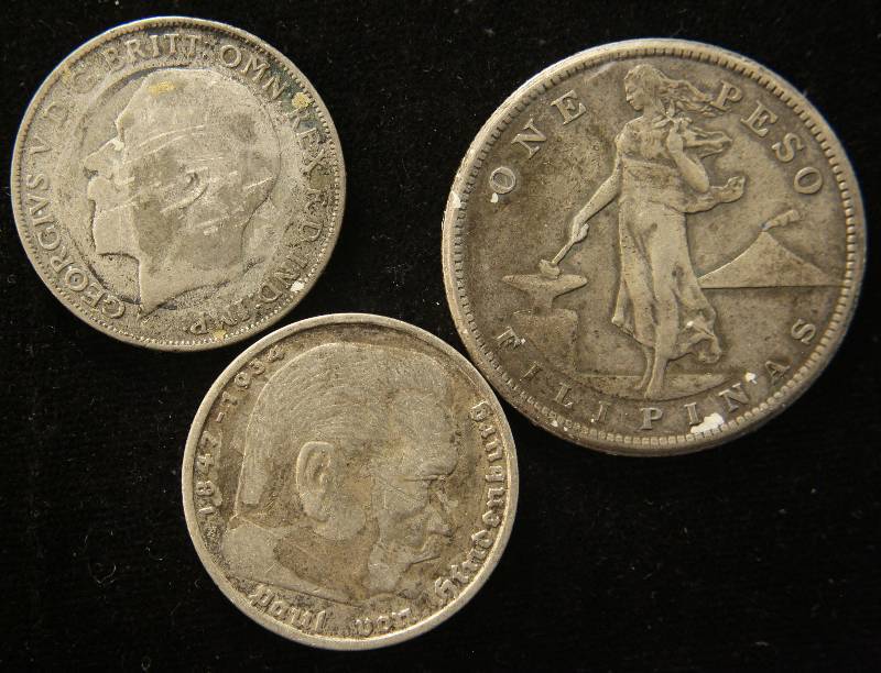 3 FOREIGN SILVER COINSFEATURING A 1937 5 DEUTSCHE REICH