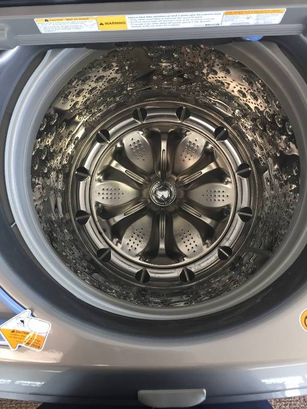 NEW LG SCRATCH & DENT, 4.5 cu. ft. Top Load Washer in Graphite Steel- Model# WT7050CV