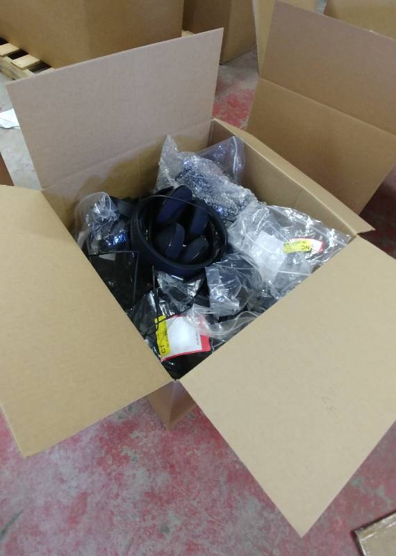 lot 6 image: Xbox Stereo headset (35 units), with Mic., est. Retail $ 2,660.00