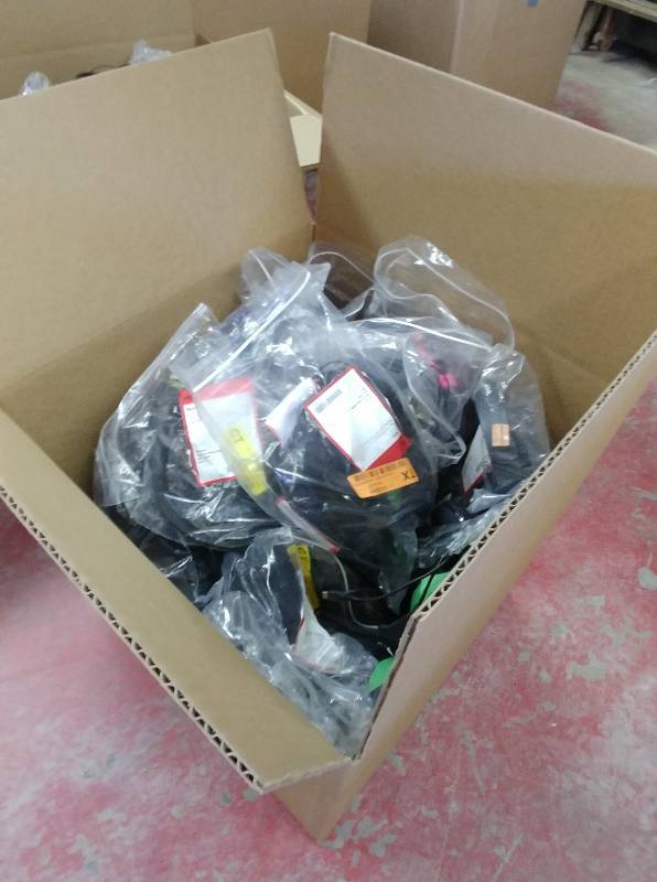 lot 7 image: Xbox Stereo headset (35 units), with Mic., est. Retail $ 2,660.00