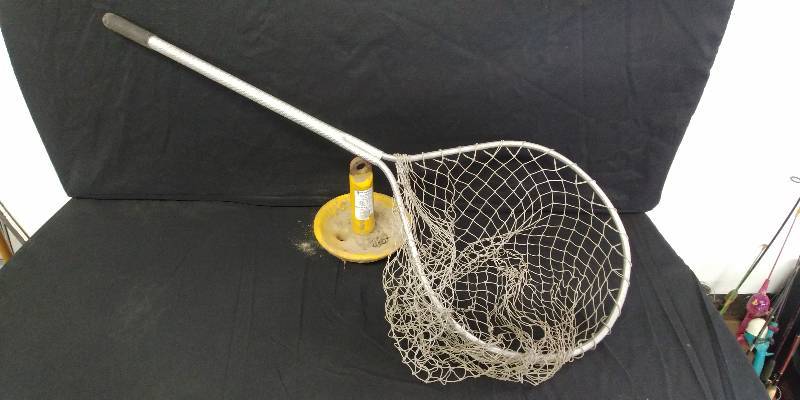 lot 15 image: Fishing net & anchor