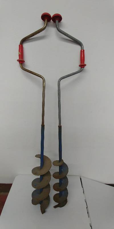 lot 17 image: 2 Fishing Augers, assorted sizes