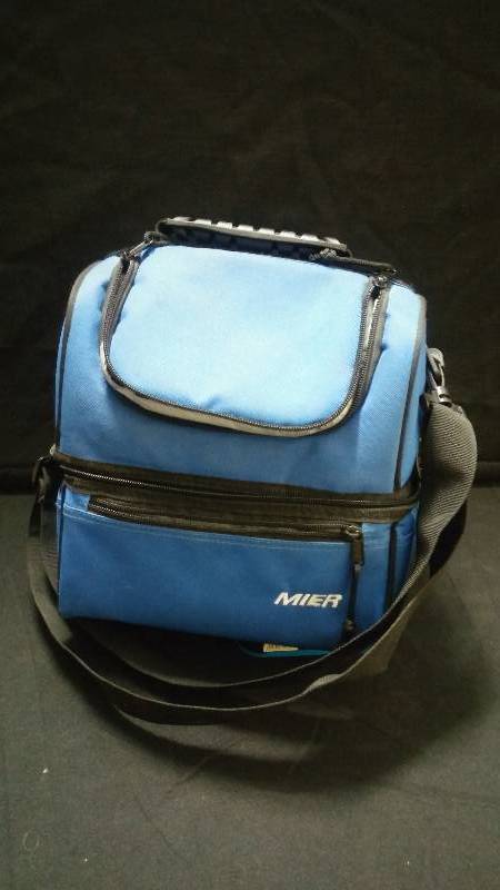 lot 26 image: Lunch Box Cooler