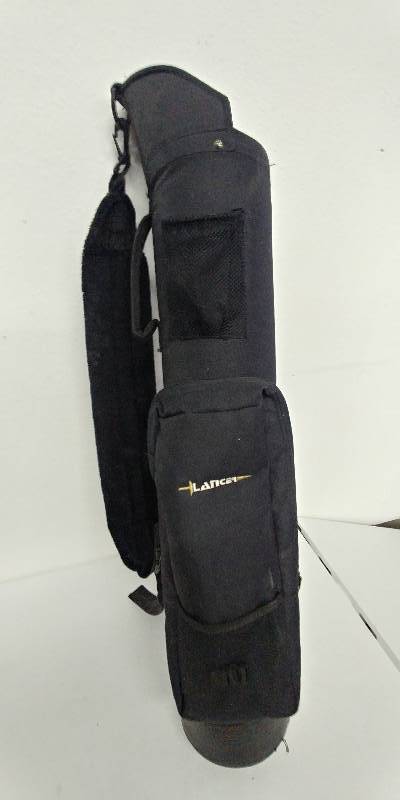 lot 28 image: Golf Bag