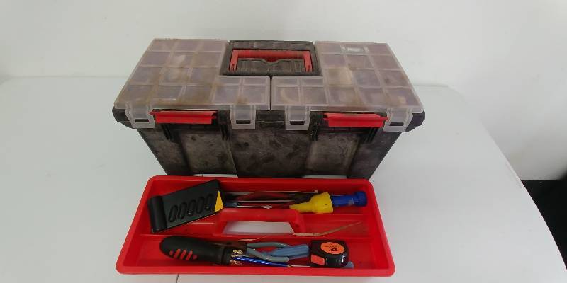 lot 2 image: ToolBox  assorted tools