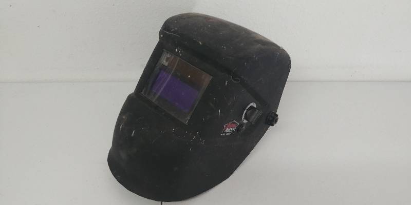 lot 9 image: Welders Helmet