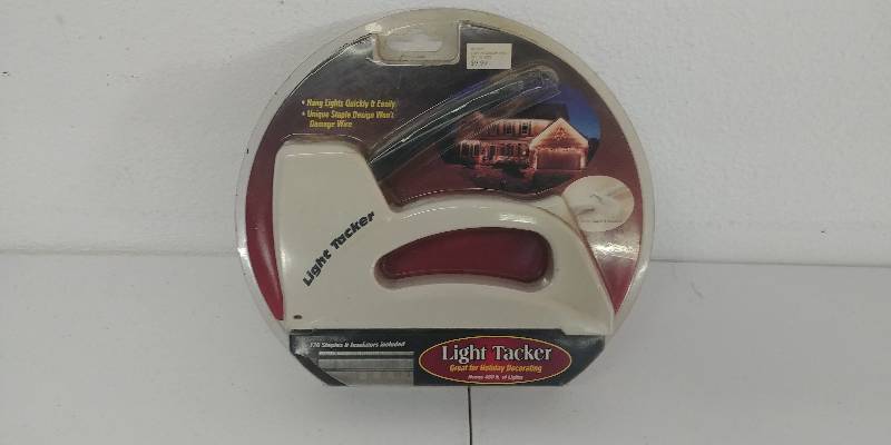 lot 16 image: Light Stapler staples, in packaging